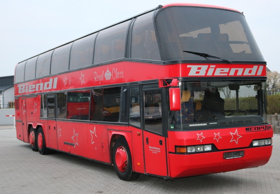 НЕОПЛАН-122 Skyliner